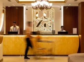 Luxe Avenue Hotel