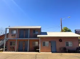 Travelers Motel