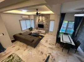 De Bayu Homestay