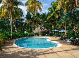 Hotel Palma Real Resort，位于Las Ceibas的酒店