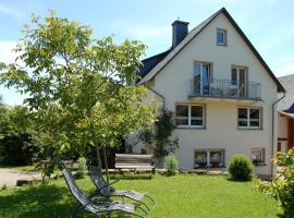 Comfortable holiday home Manderscheid with garden，位于曼德沙伊德的酒店