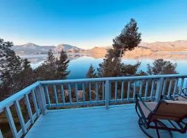 Gautche Point Guesthouse | Lakefront Retreat