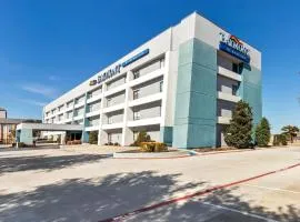 阿灵顿DFW六旗大道贝蒙特旅馆套房酒店