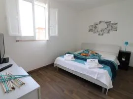 Casa Azzurra Torre dell Orso Stunning Sea View, AC & Free WiFi