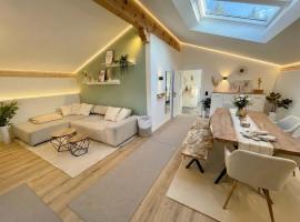 Scandinavian Alpine Lodge nahe Tegernsee - stilvoll & ruhig，位于Reichersbeuern的酒店