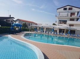 Hotel Oasi Verde,位于利多迪耶索罗的酒店