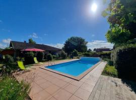 Landaise Lou Pao, 2 maisons, piscine, Lac de Léon，位于莱昂的酒店