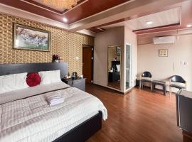 RedDoorz at Surabaya Ressort Aek Rangat Samosir，位于Pangururan的酒店