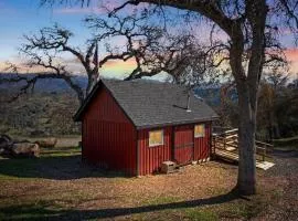 Valley View Hideaway Cabin with Mountain Views