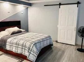 3 bed 2 bath 15 min from airport