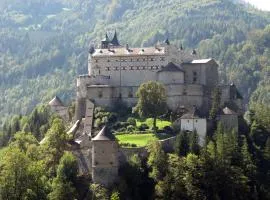 Der Burgblick-Adults Only 24 H Self Check In
