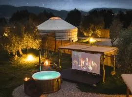 2 CUORI E 1 YURTA Glamping in Tuscany - Adults Only