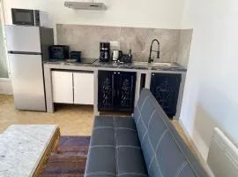 Solesmes, 3 personnes, terrasse, plain-pied