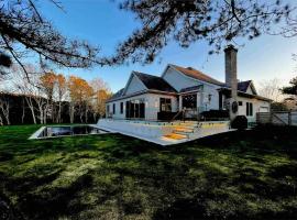 Osprey Nest- New Luxury Spa Retreat，位于East Quogue的酒店