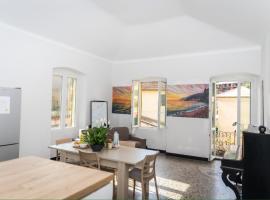 Hostel Bosmi Bed&Language Liguria，位于索里的酒店