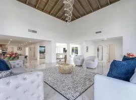 Guest Fav | 5BR Pool Estate | Sleeps 16