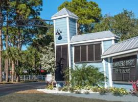 N-16 Park Model in Ramblers Rest Resort，位于威尼斯的酒店