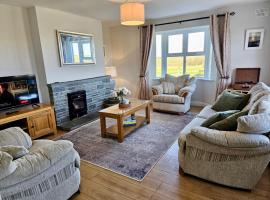 Sea Retreat Quilty - Coastal home near Spanish Point & Lahinch，位于奎尔蒂的酒店