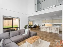 Spacious Central 2 story Luxury with views
