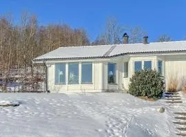 2 Bedroom Cozy Home In Varberg