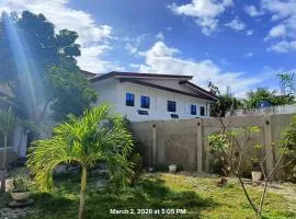 Chief's Villa Malapascua Island Dorm with Hot Shower & Outdoor Kitchenette