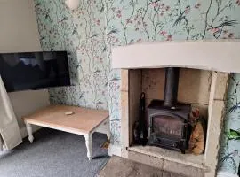 Fieldside House Beautiful Sleeps 6 House with Decked Garden