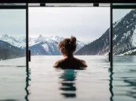 Wohlfühlhotel Hubertushof am Arlberg - Ski-In & Ski-Out - Sky Pool