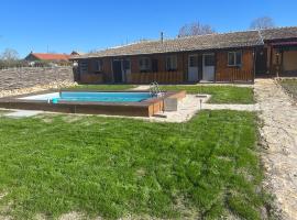 Camping Pliska - vacation rooms, camping and caravaning，位于普利斯卡的酒店