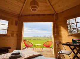 The Bee Garden - Cosy Cabin，位于Lede的酒店