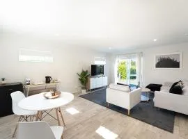 Studio 17 Private Standalone Studio in Greenhithe North Shore