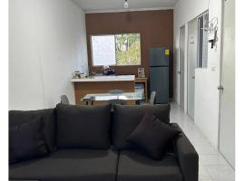 White apartment，位于帕伦克的酒店