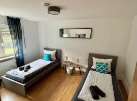 OhPardon! MICHELFELD - Terrasse, Einzelbetten, Smart-TV，位于Michelfeld的酒店