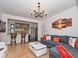 Sunset Escape Apartment Modern Spacious Two Bedroom in Tatu City