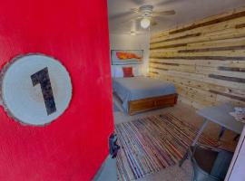 Salish Queen Mokee Shared Kitchen Pets OK! #1，位于布拉夫的酒店