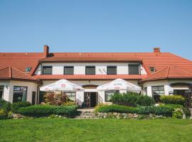 Hotel Zodiak，位于Sucha的酒店