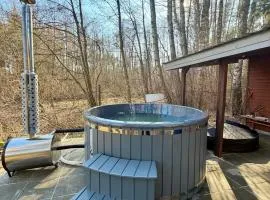Kurort Mirowice-domek w lesie, z balią z jacuzzi i hydromasażem