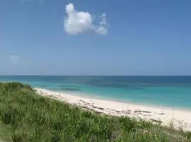 Condo w/Views, Beach, Htd Pool, Pickleball, Golf Cart,Gym, Walk to Restaurant