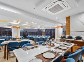 Rooms To Go - Indian Guest only,位于巴罗达的酒店