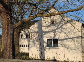 Modernes zentrales Hideaway in der alten Post，位于Rain的酒店