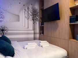 Executive Smart Studio with Private Parking - 5 km to Timisoara Center，位于Giroc的酒店