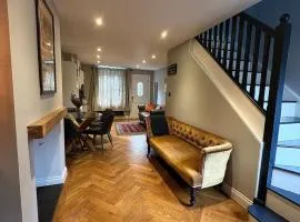 Central 2 BR house, Pets allowed, Free Parking for 1 vehicle