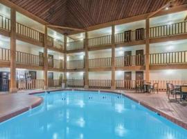 FairBridge Inn & Suites Spearfish，位于斯皮尔菲什的酒店