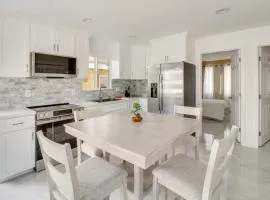 13 Mi to Universal Studios: Renovated Cottage!