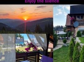 Enjoy the Silence Holiday Home，位于弗拉西克的酒店