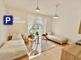 Fiorella Airport Apartment with Garden