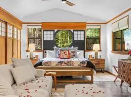 Volcano Tea House Cottage-SpaBath-HotTub-FirePlace