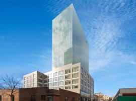 La Quinta Inn & Suites by Wyndham Jamaica NYC/JFK AirTrain，位于Jamaica的酒店