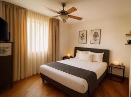 Private Room with Garden View in Arcore，位于阿尔科雷的酒店