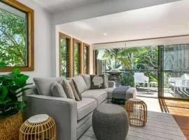 Tropical Escape a Sunshine Beach Retreat