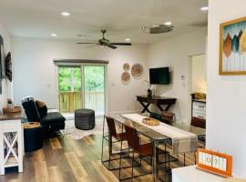 Delux Country Cabin - Pet Friendly，位于Piney的酒店